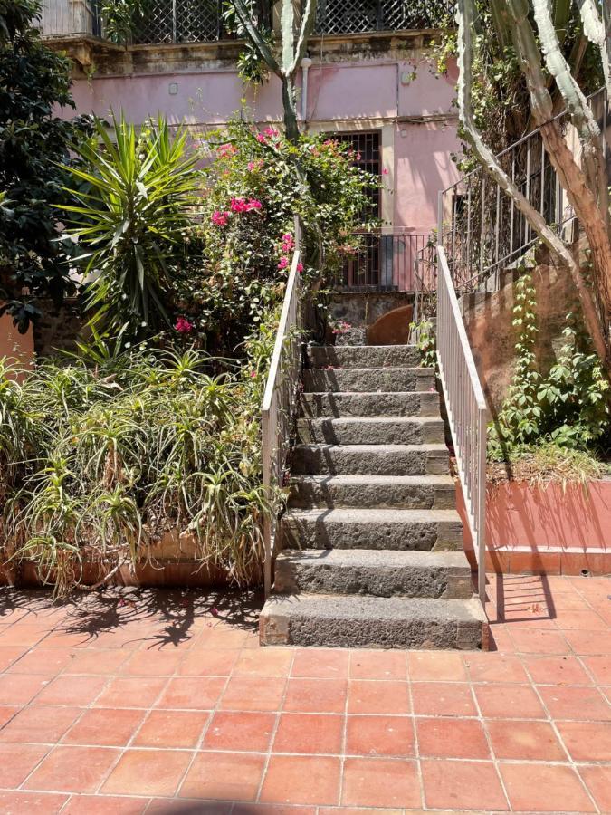Apartamento Corte Capuana Catania Exterior foto